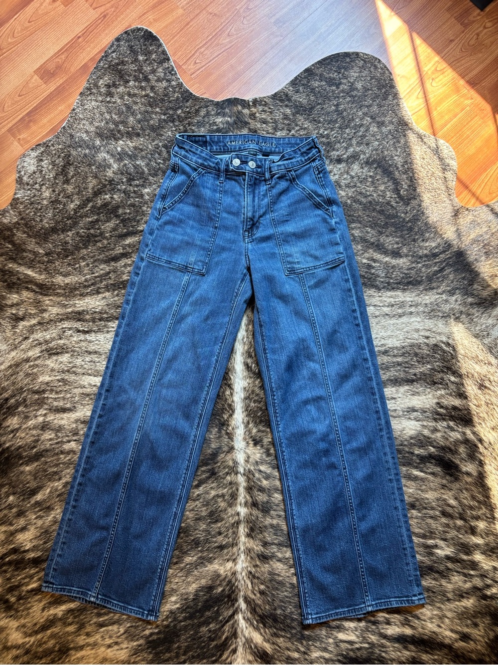 American Eagle Super High Rise Baggy Wide Leg Jeans, Size 2 Regular